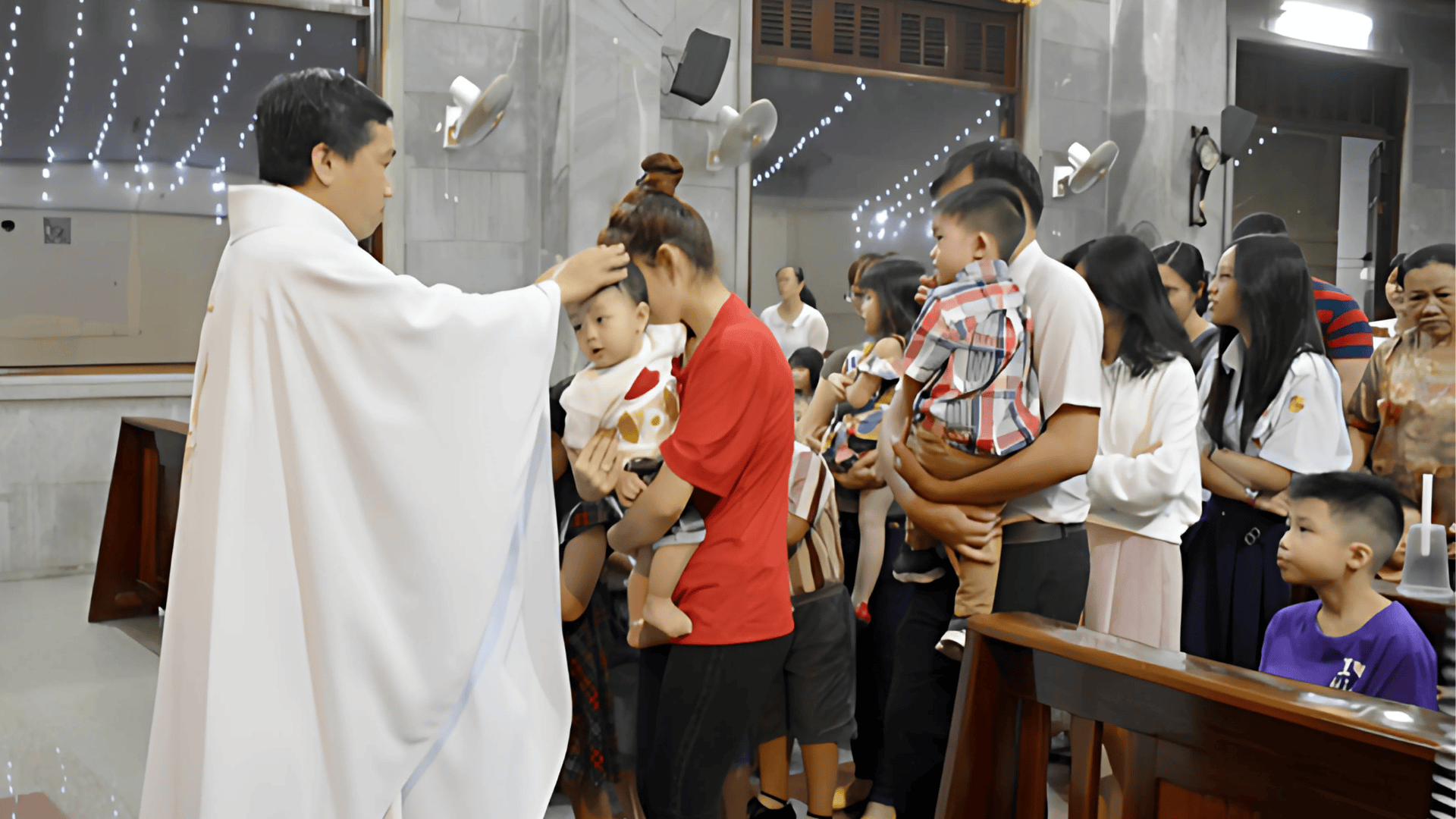 Giáo xứ Vĩnh Hòa: Lễ Đức Mẹ dâng con vào đền thờ