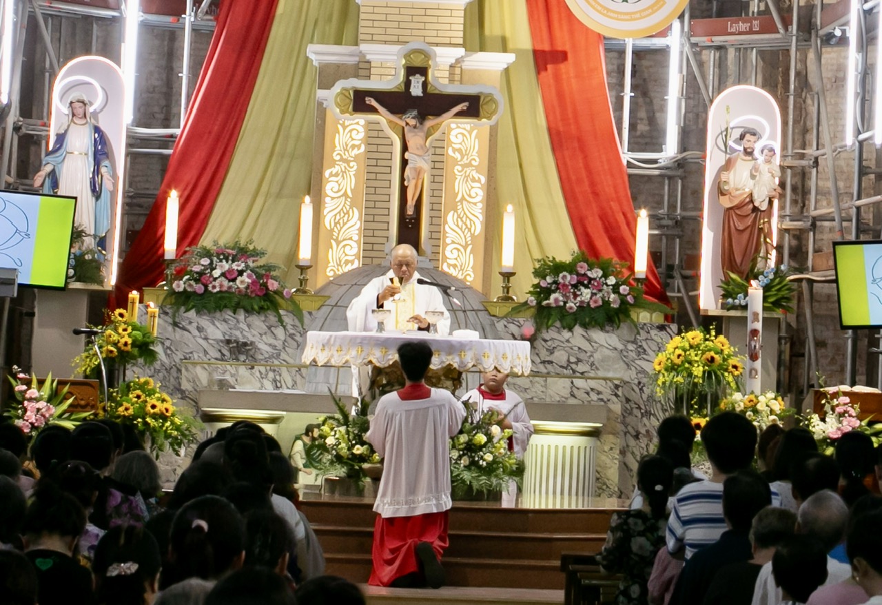Giáo xứ Gia Định: Thánh lễ Chúa nhật Phục Sinh