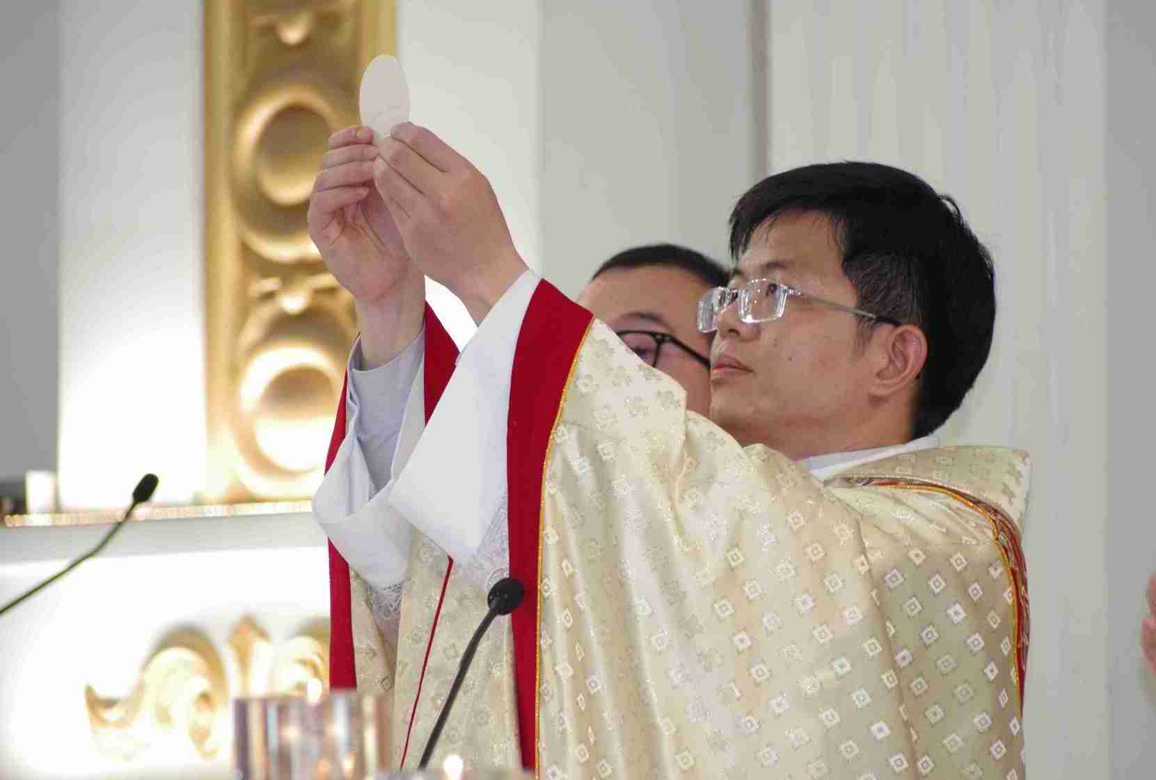 GX Chợ Cầu: Thánh Lễ Mở Tay của Tân Linh Mục Giuse Trần Quyết Thắng