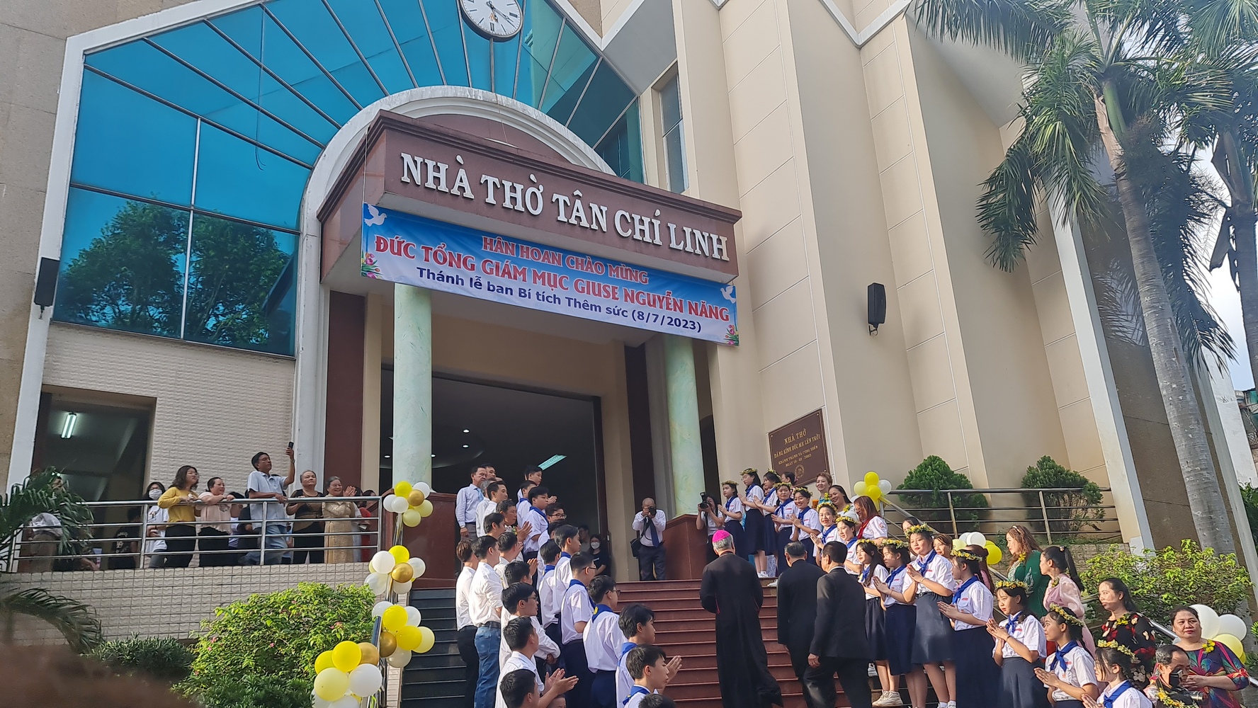Giáo xứ Tân Chí Linh: Thiếu nhi lãnh nhận ơn Chúa Thánh Thần - 8.7.2023