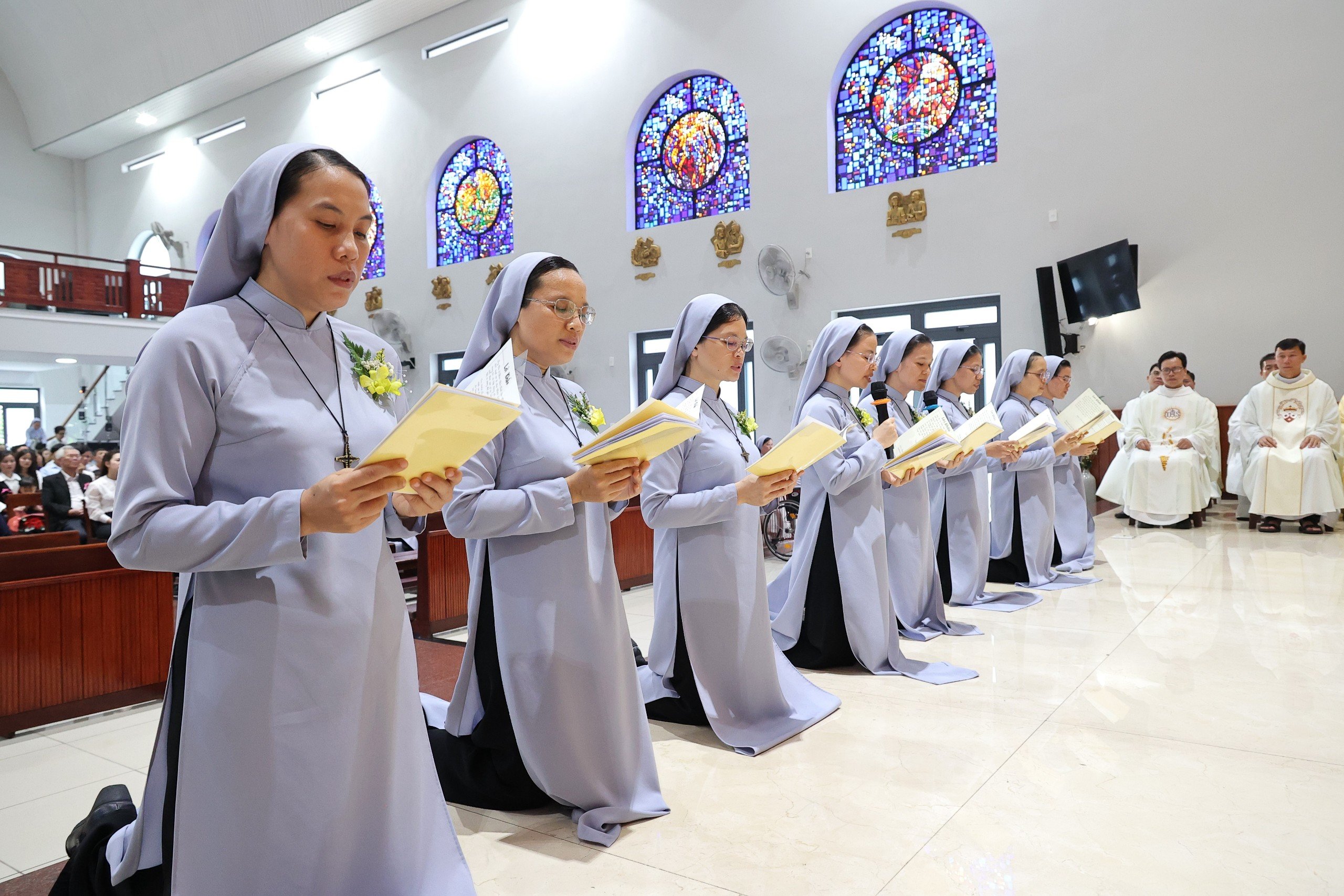 Thánh lễ Tạ ơn và Nghi thức Vĩnh khấn Dòng Đức Bà Truyền Giáo (8.12.2023)