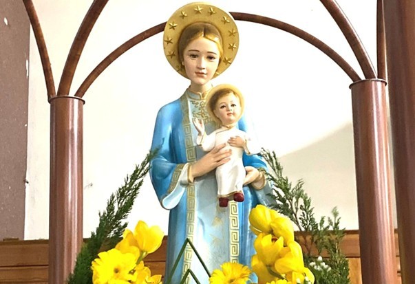 Mẹ Maria - Mẫu gương chờ đón Chúa đến