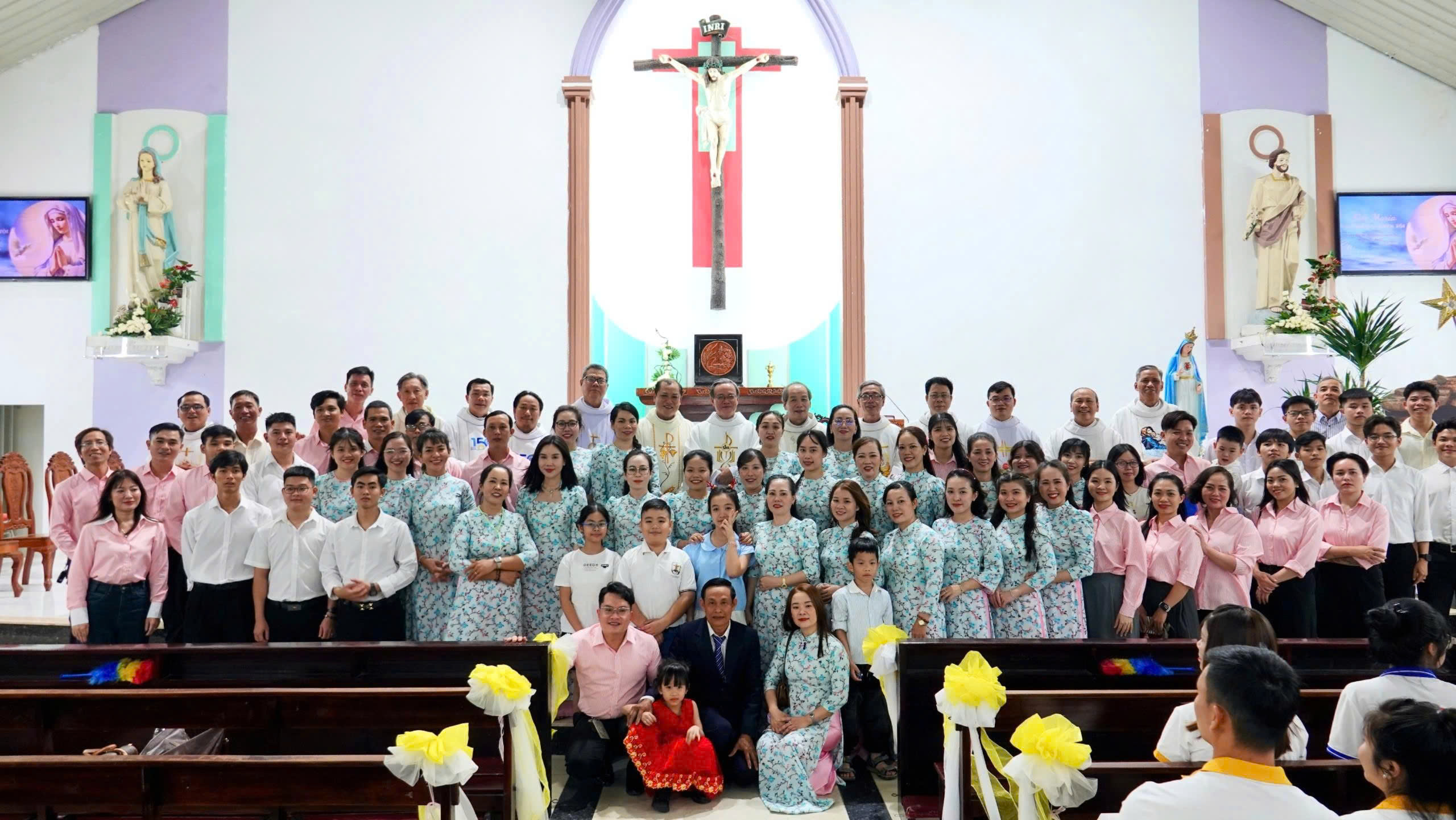 Giáo xứ Nhân Hòa: Thánh lễ trọng thể Đức Maria Vô Nhiễm Nguyên Tội