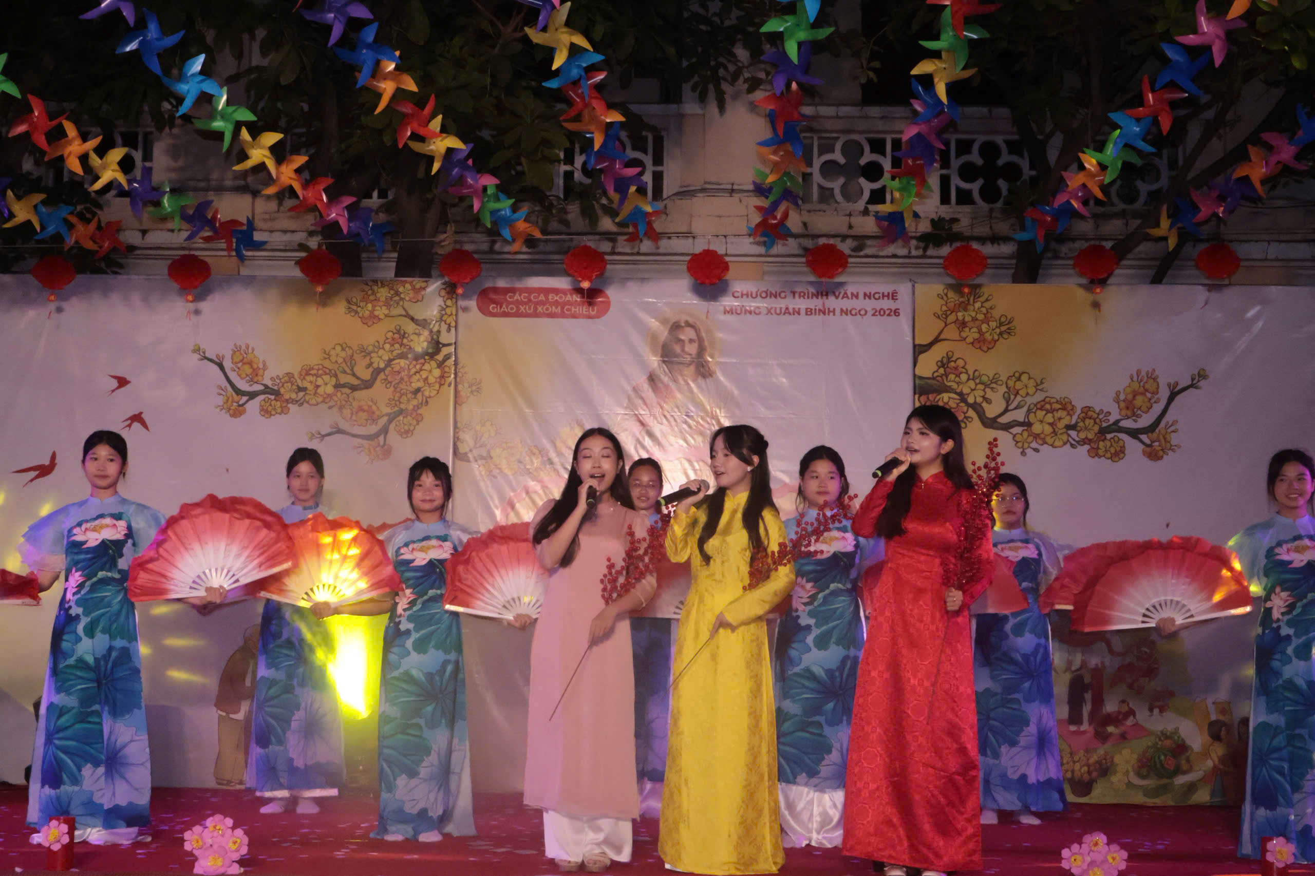 Giáo xứ Xóm Chiếu: Đêm nhạc mừng Xuân “Xuân Yêu Thương & Xuân Hy Vọng”