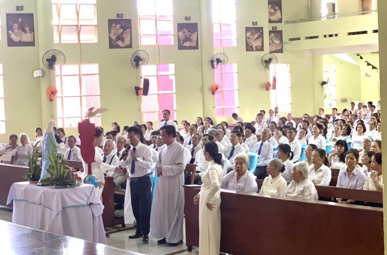 Gx. Lam Sơn: Thánh lễ Truyền Tin
