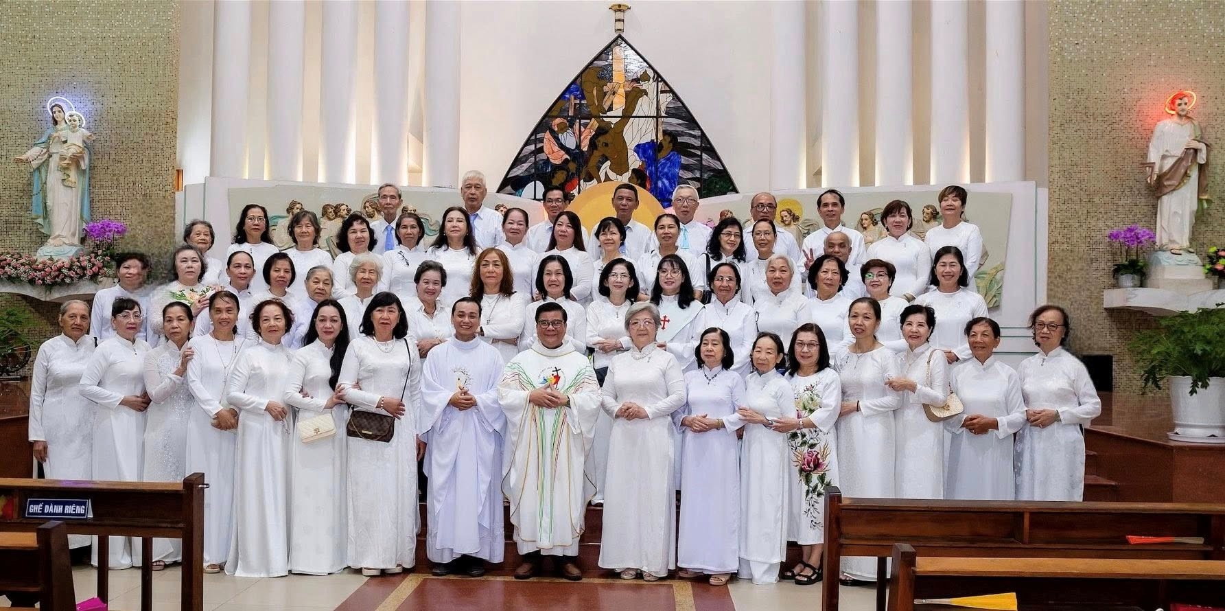 Giáo xứ Tân Phước: Lễ sinh nhật Đức Mẹ, mừng bổn mạng Legio Mariae