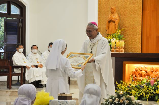 Lễ Cung Hiến Nhà Thờ Chánh Tòa Sài Gòn & Kỷ niệm 50 Năm Hồng Ân Khấn Dòng Soeur Elisabeth Nguyễn Thị Kim Ngọc