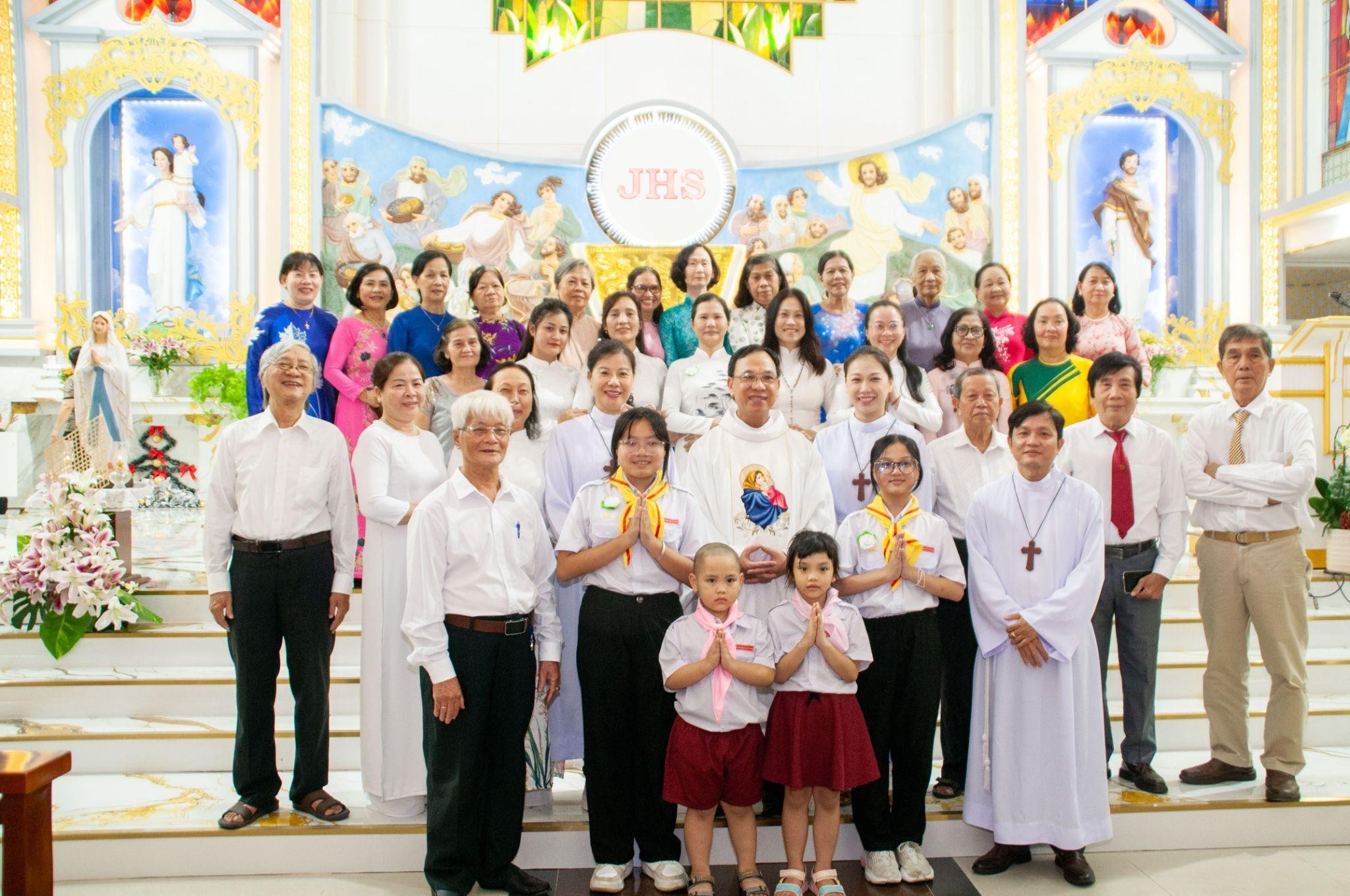 Giáo xứ Thăng Long: Thánh lễ kính trọng thể Đức Maria Vô Nhiễm Nguyên Tội