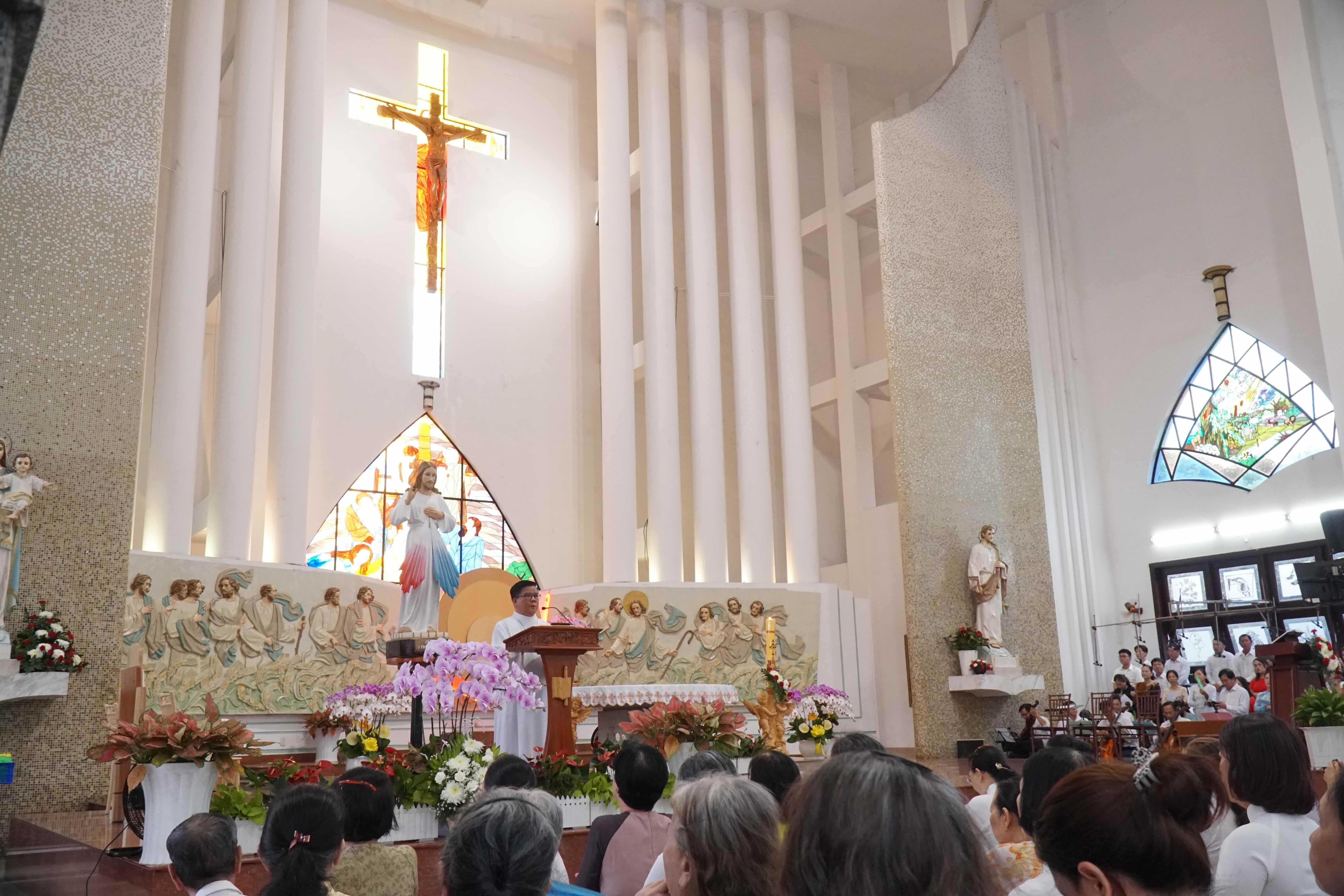 Gx. Tân Phước: Đại lễ Mừng kính Lòng Thương Xót Chúa