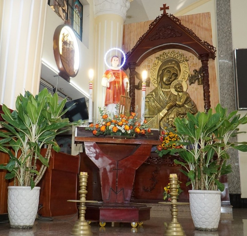 Giáo Xứ Thạch Đà: Thánh lễ mừng bổn mạng ca đoàn Laurenso