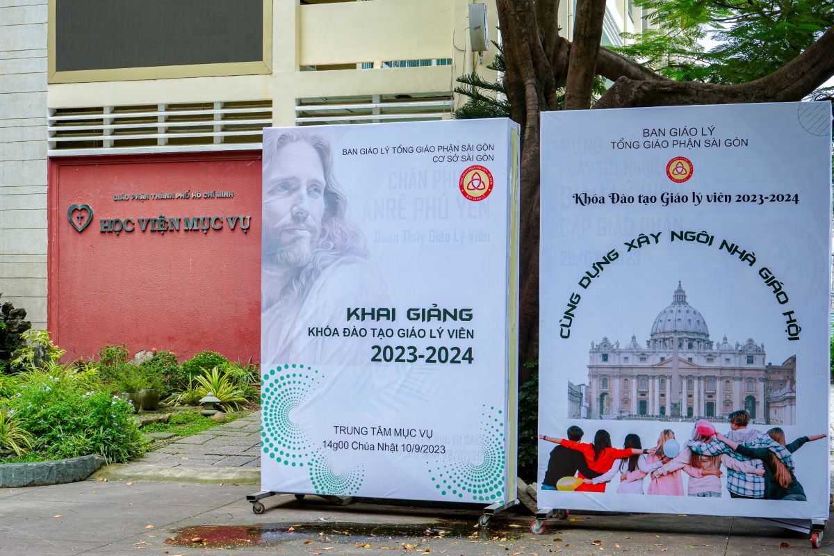 Tổng Giáo Phận Sài Gòn: Thánh lễ khai giảng khóa đào tạo Giáo lý viên khóa 16 (2023-2024)