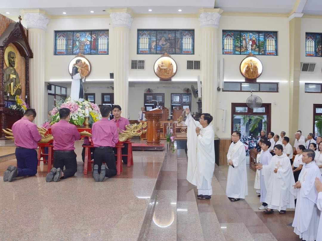 Giáo hạt Xóm Mới: Ban Caritas mừng lễ bổn mạng 8-11-2023