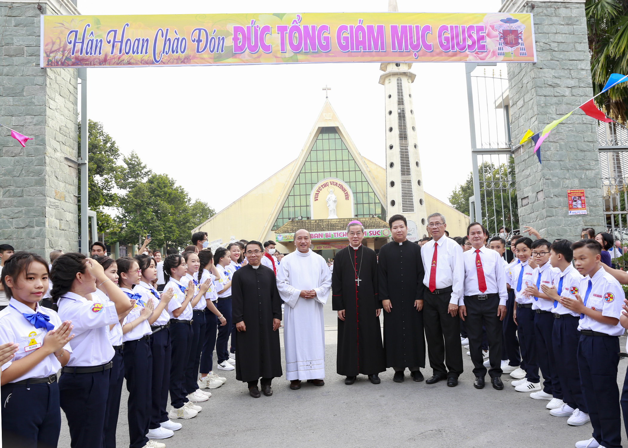 Giáo xứ Bùi Môn: Thánh lễ Thêm Sức 9-8-2022