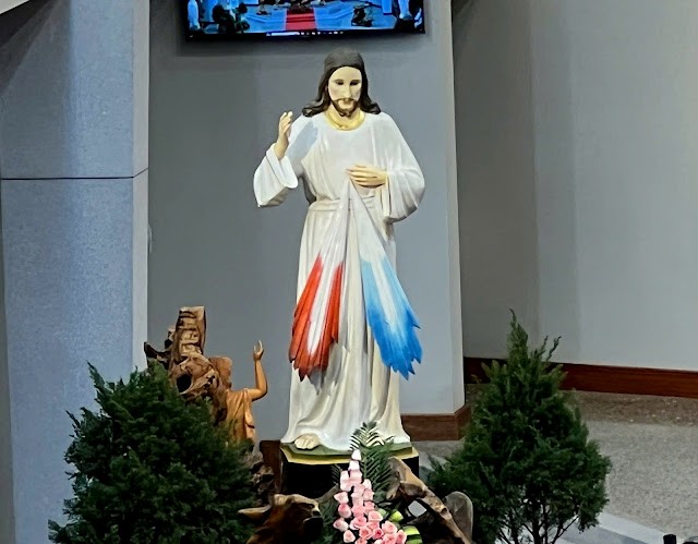 Giáo xứ Tân Đức: Thánh lễ kính Lòng Chúa Thương Xót