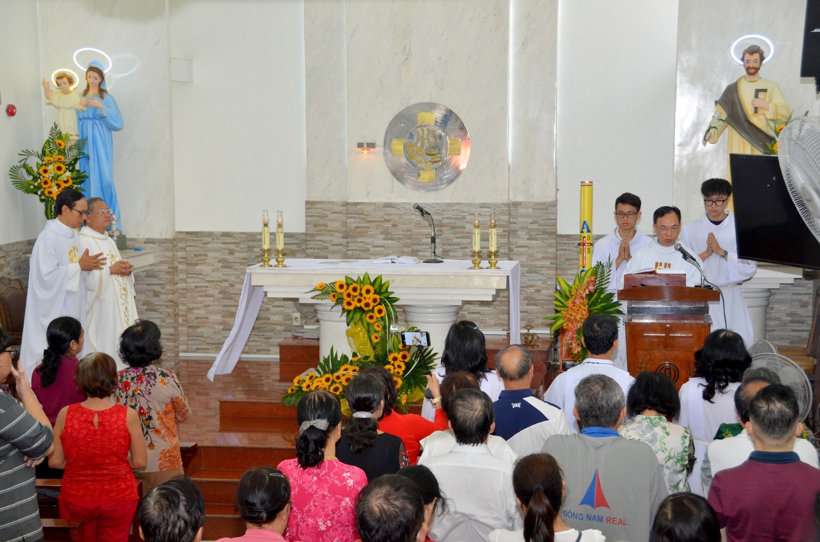 Hành hương và Bổn mạng giáo khu tại Đền Thánh Vincente giáo xứ Thăng Long