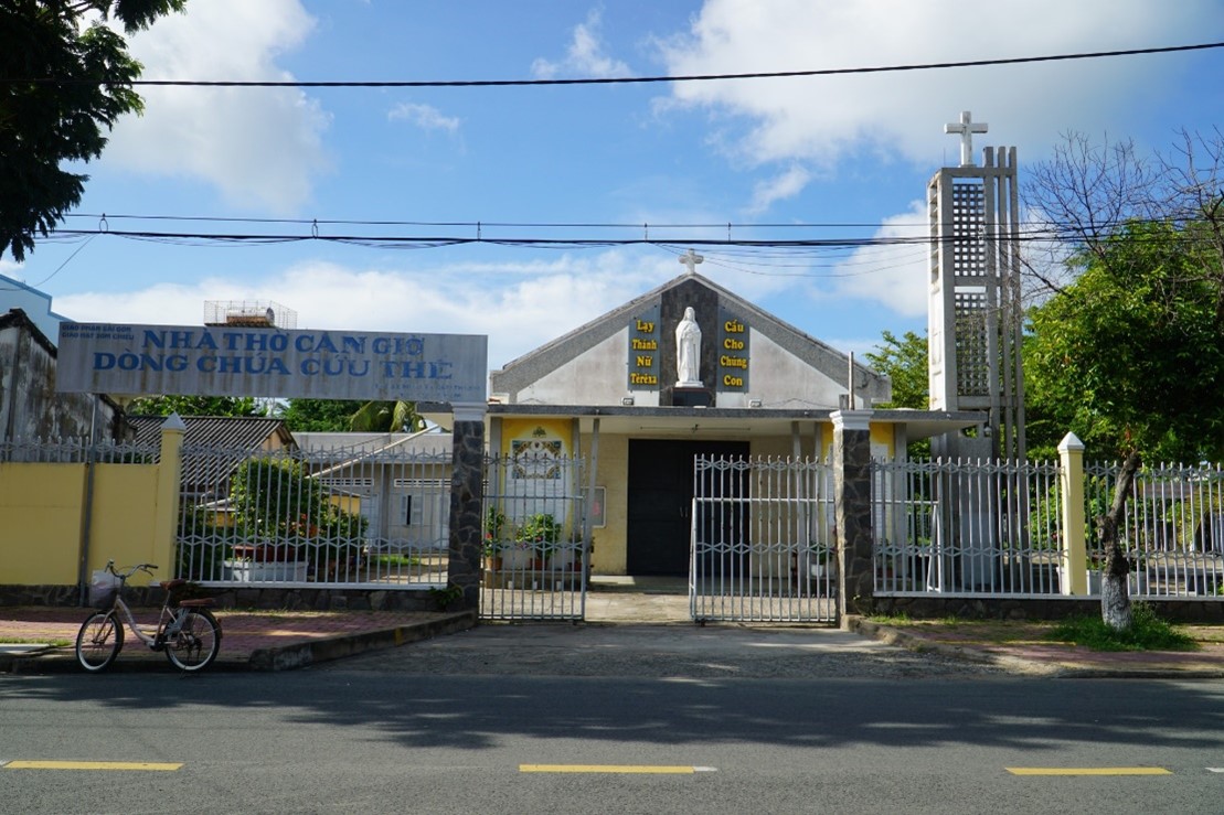Hội Caritas Giáo xứ Lam Sơn thiện nguyện tại nhà thờ Cần Giờ