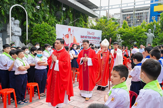 Giáo xứ Vĩnh Hòa: Lãnh nhận Hồng ân Chúa Thánh Thần - 2023