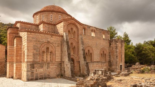 Gần Athens, có một bức tranh khảm tuyệt đẹp và ít người biết đến về Đức Maria