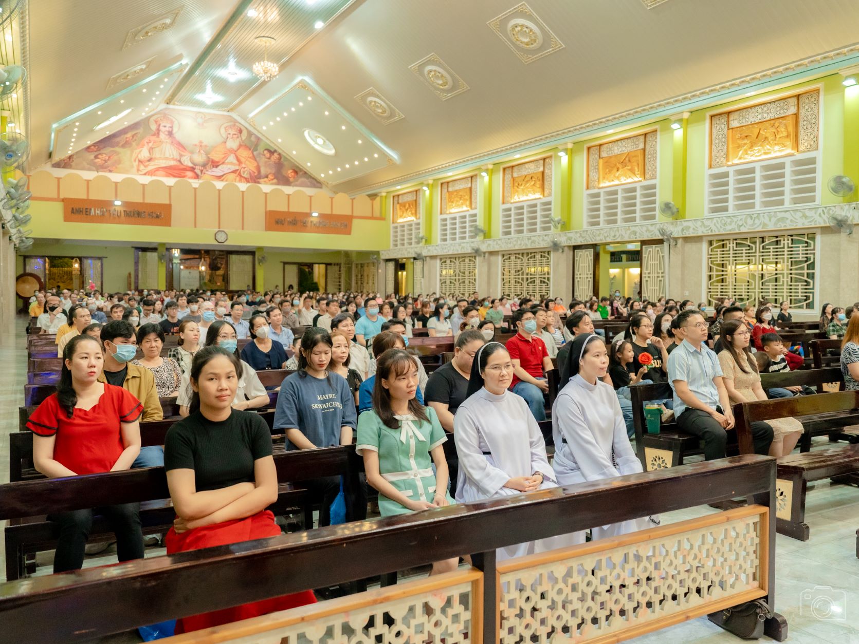 Thánh lễ cầu nguyện đặc biệt cho các bạn trẻ đã và đang yêu