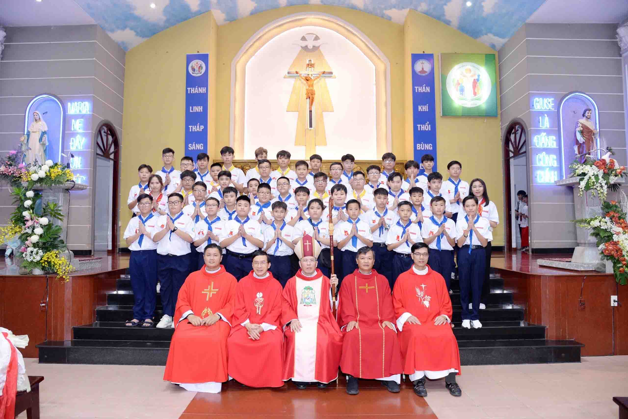 Giáo xứ Thánh Linh: Hồng ân Chúa Thánh Thần
