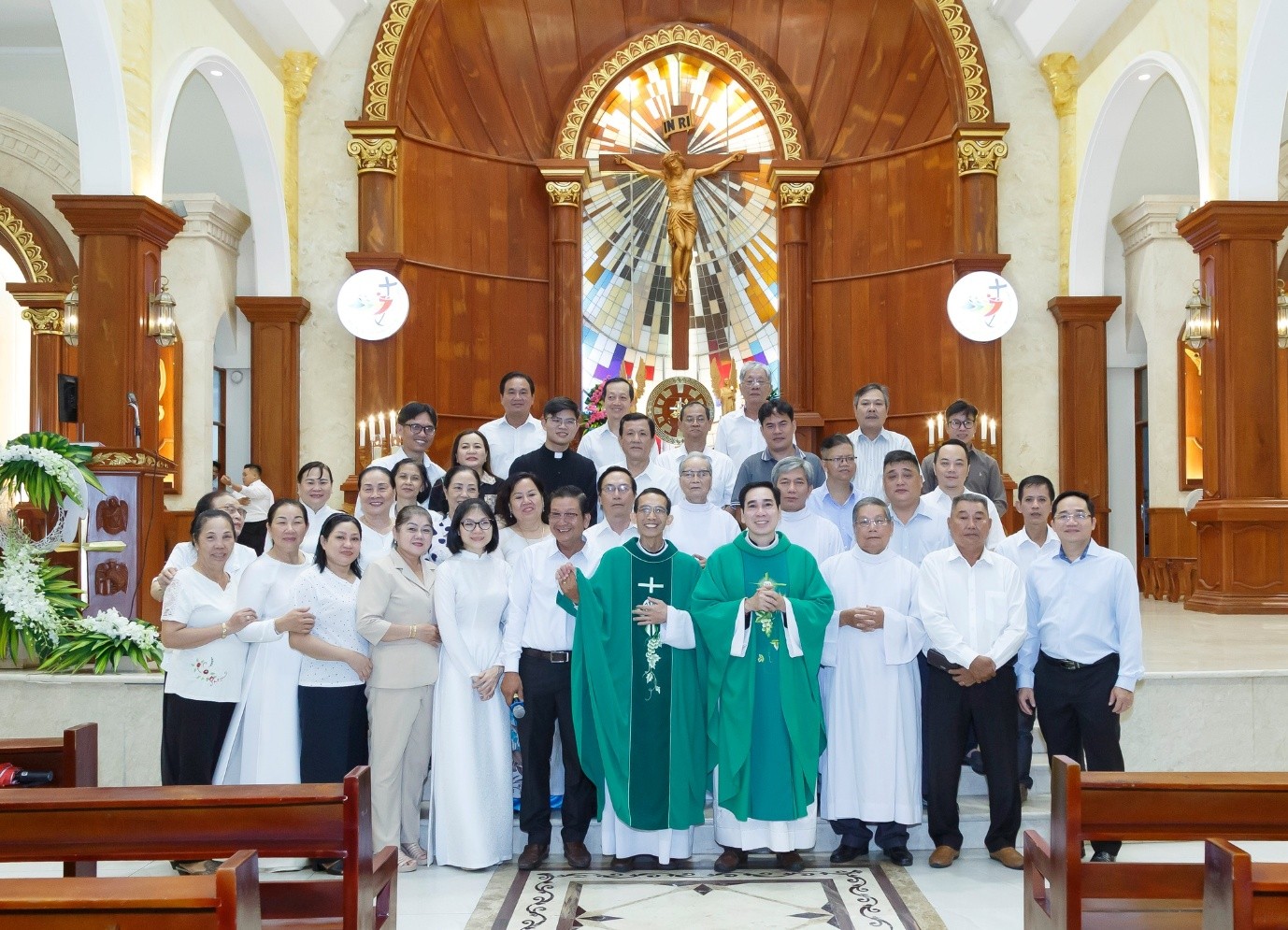 Giáo xứ Bùi Phát chia tay cha phó Phanxicô Assisi Đinh Hồng Phúc