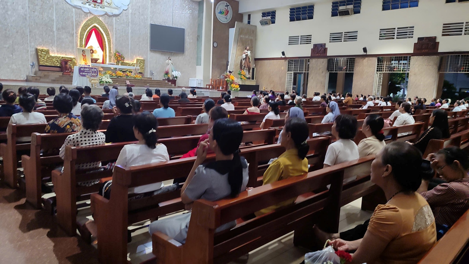 Giáo xứ Tân Phú cầu nguyện cho Cha cố Giuse Lê Đình Quế Minh - nguyên chánh xứ