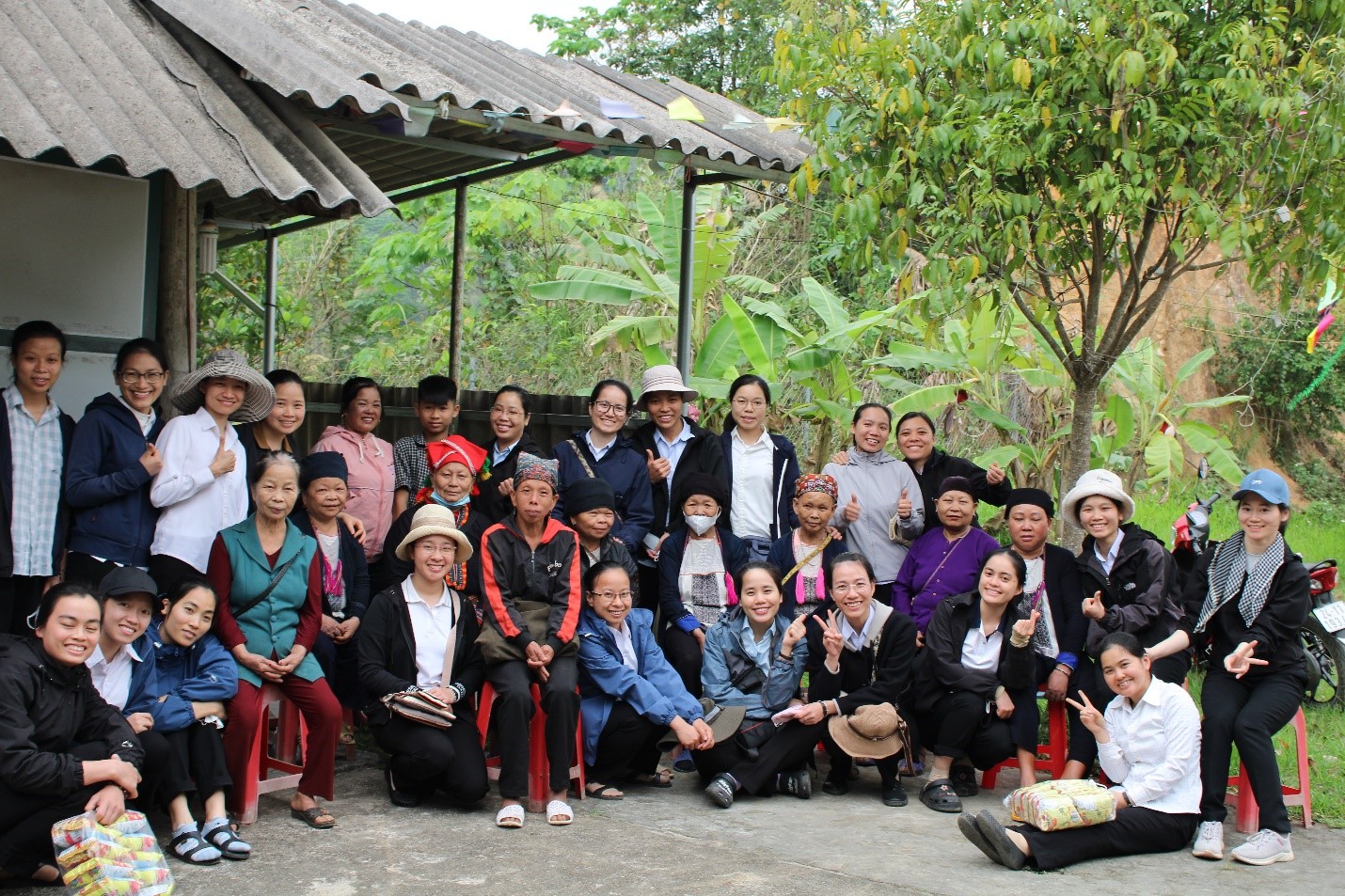 Nhịp cầu yêu thương