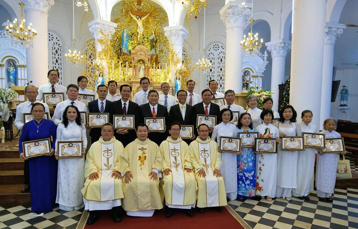Giáo xứ Tân Định: Thánh lễ tạ ơn, Tuyên hứa & Nhận sứ vụ của HĐMV nhiệm kỳ 2020-2024