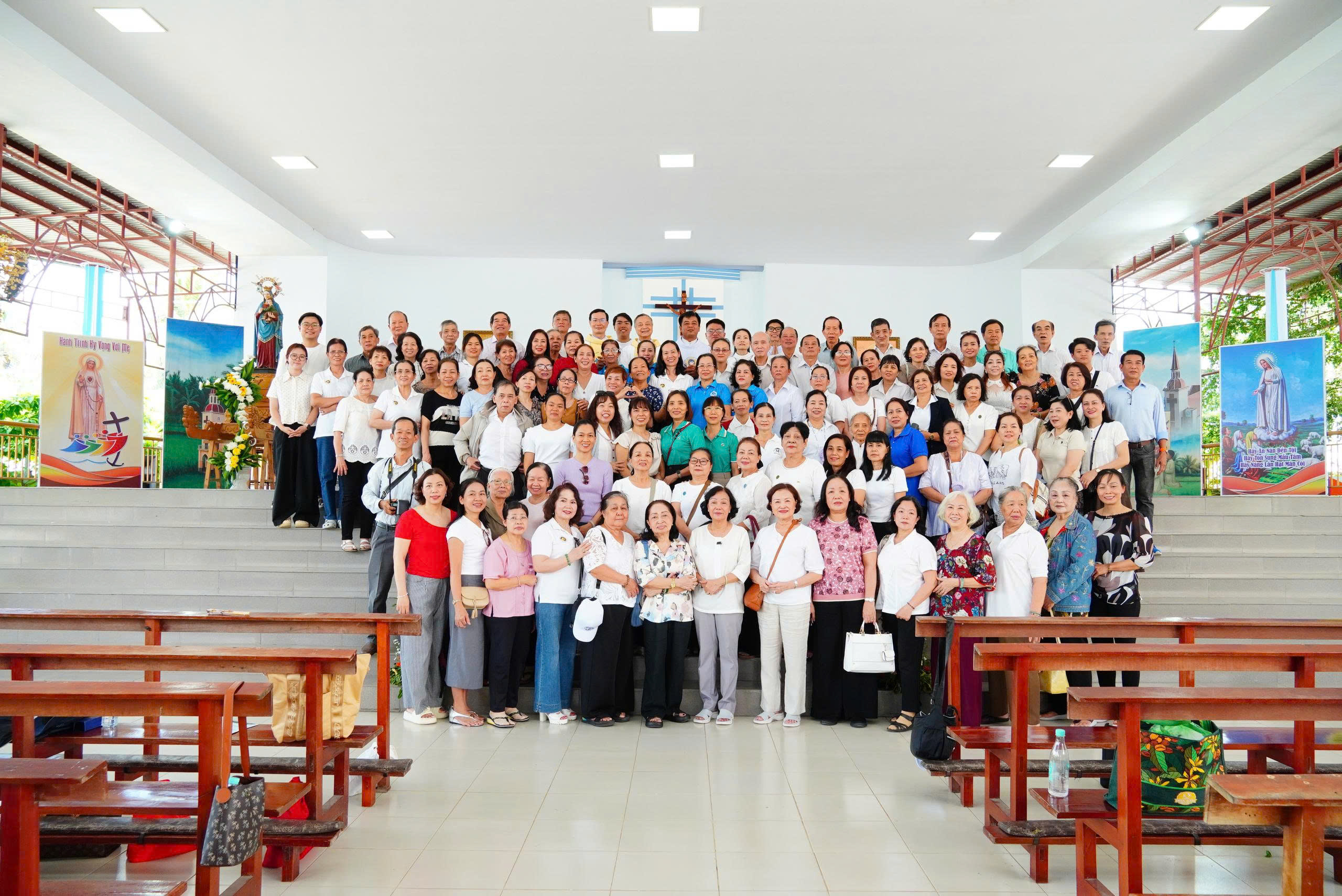 Giáo xứ Tân Việt: Hành hương Năm Thánh 2025 tại Trung tâm Đức Mẹ La Mã - Bến Tre