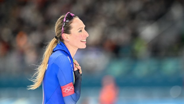 Khoảnh khắc giành huy chương vàng Olympic của một bà mẹ