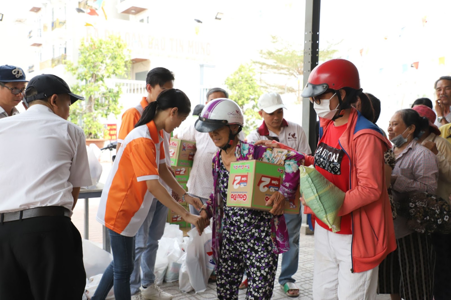 Bác ái Mùa Phục Sinh: Cho là Nhận