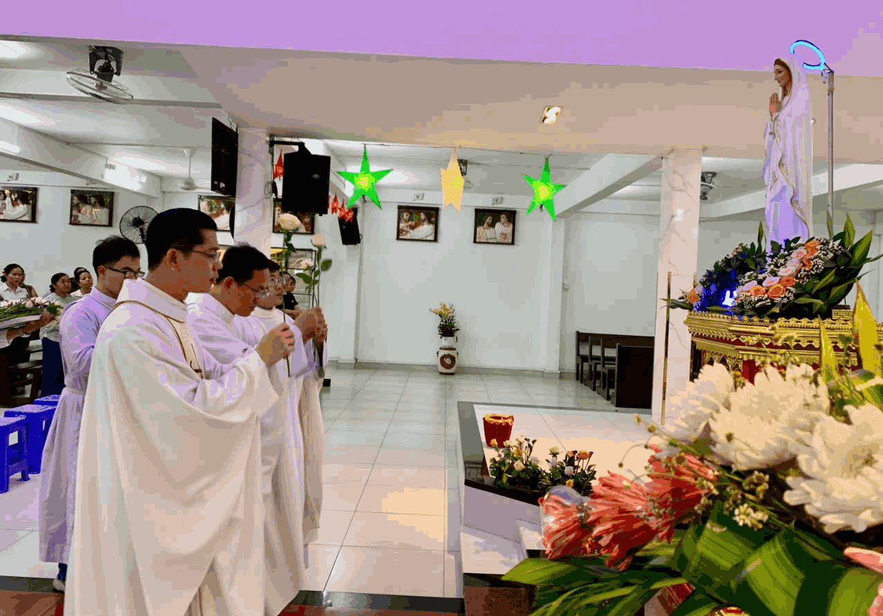 Giáo xứ Phú Quý: Thánh lễ kính Đức Mẹ Fatima