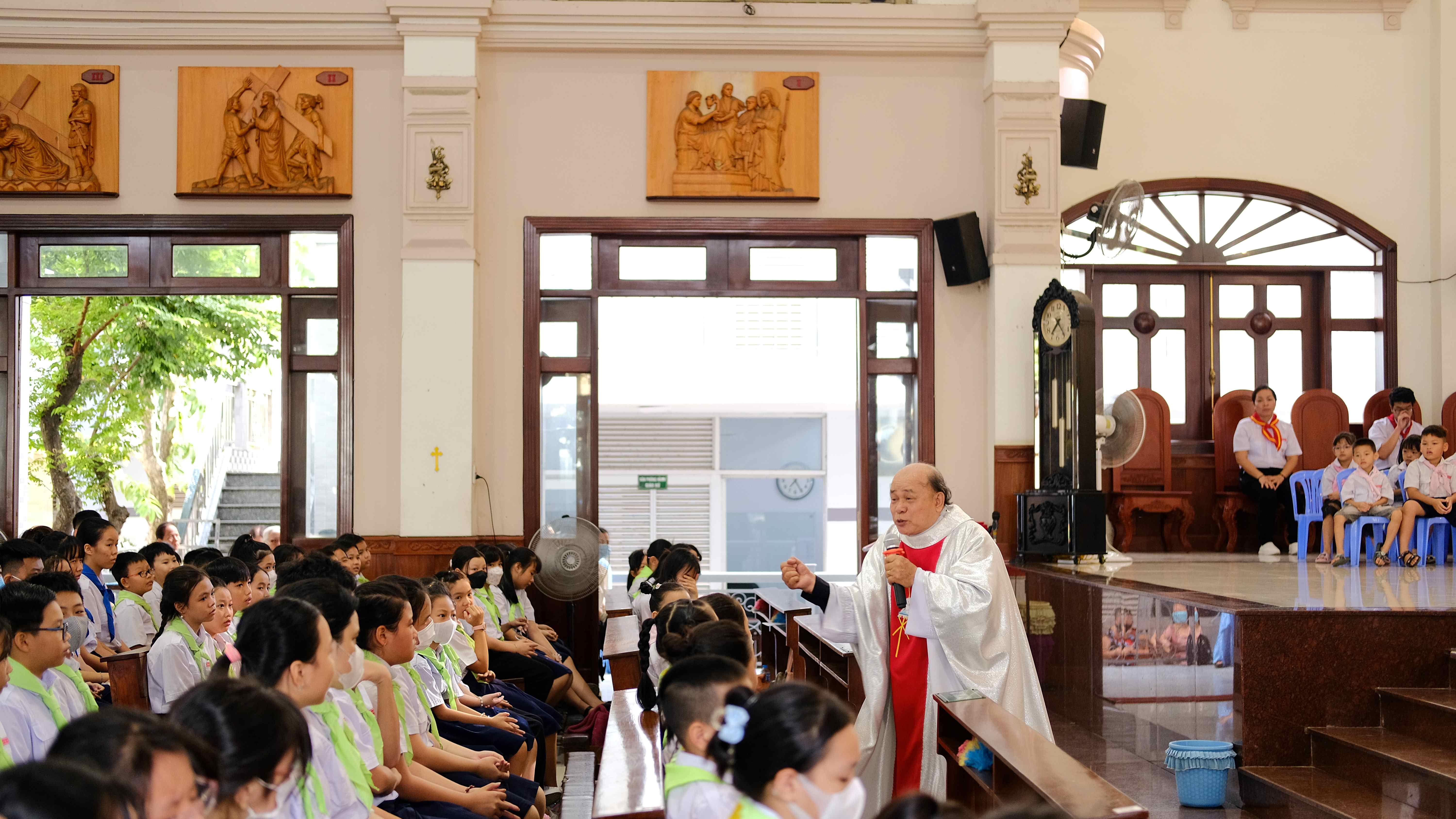 Giáo xứ Chợ Cầu: Bế giảng niên khóa giáo lý 2022-2023