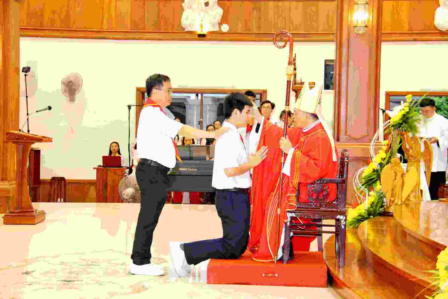 Giáo Xứ Bùi Phát:Thánh lễ lãnh nhận Chúa Thánh Thần - 2023