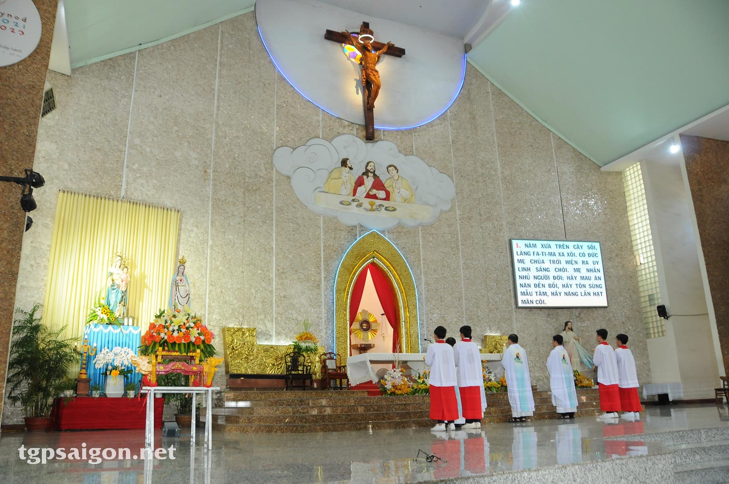 Giáo xứ Tân Phú: kỷ niệm 105 năm Đức Mẹ hiện ra tại Fatima (1917-2022)