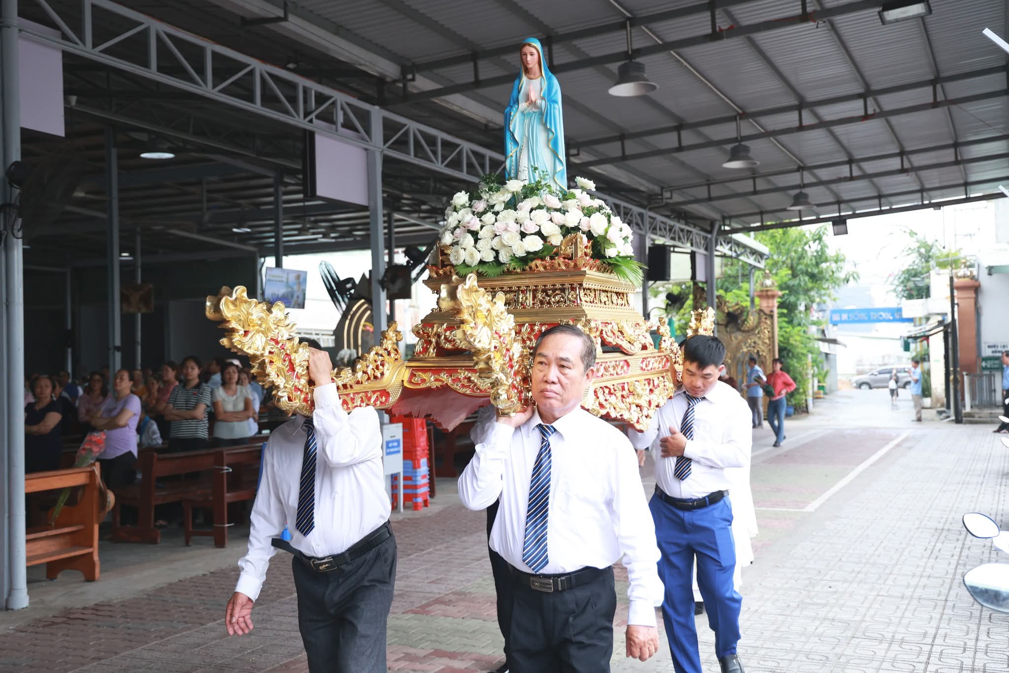 Giáo xứ Thánh Phanxicô Xaviê: Thánh lễ kính Đức Mẹ Fatima