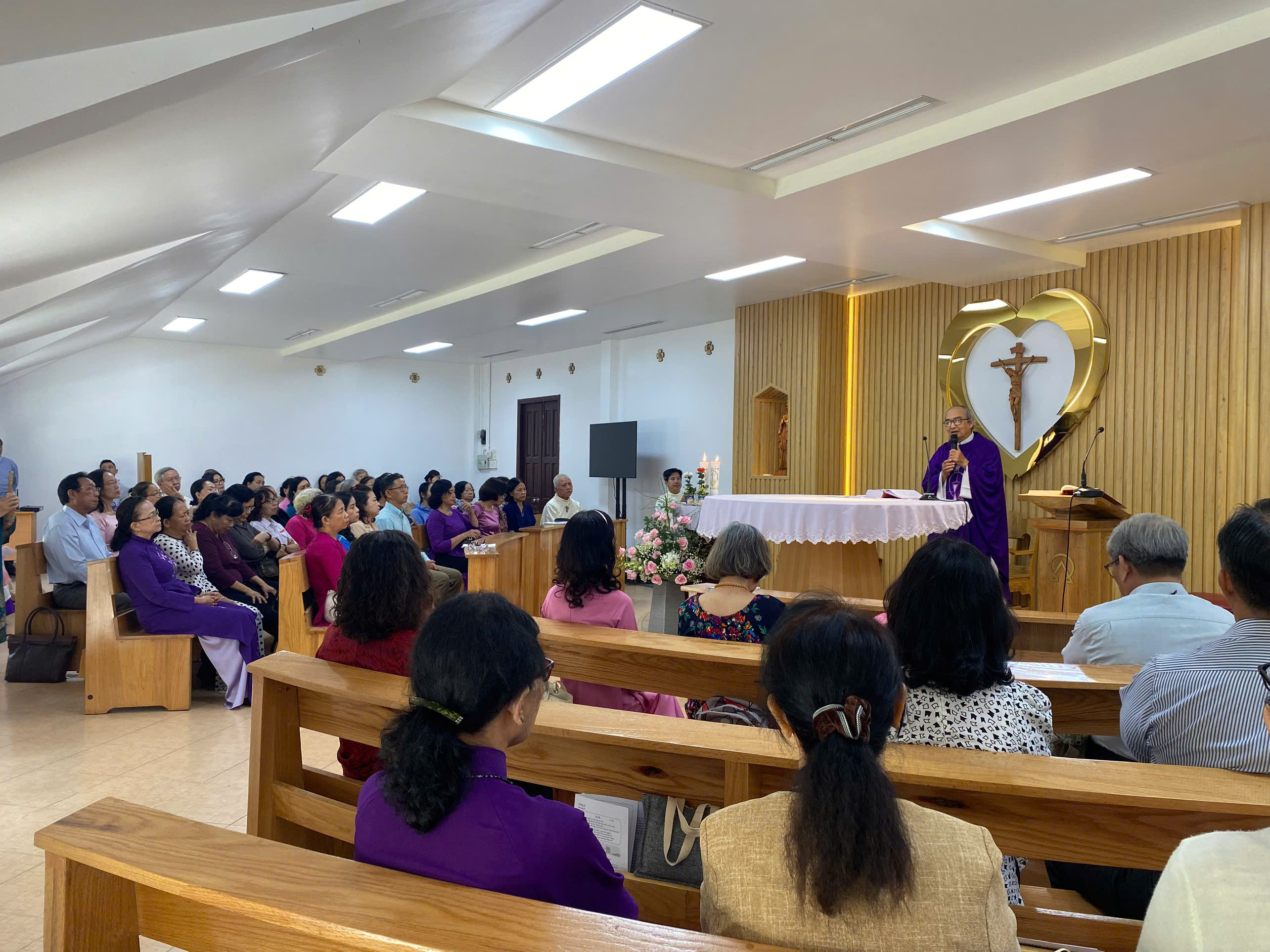 Giới giáo chức công giáo Tổng Giáo Phận Gài Gòn tĩnh tâm Mùa Vọng - 2025