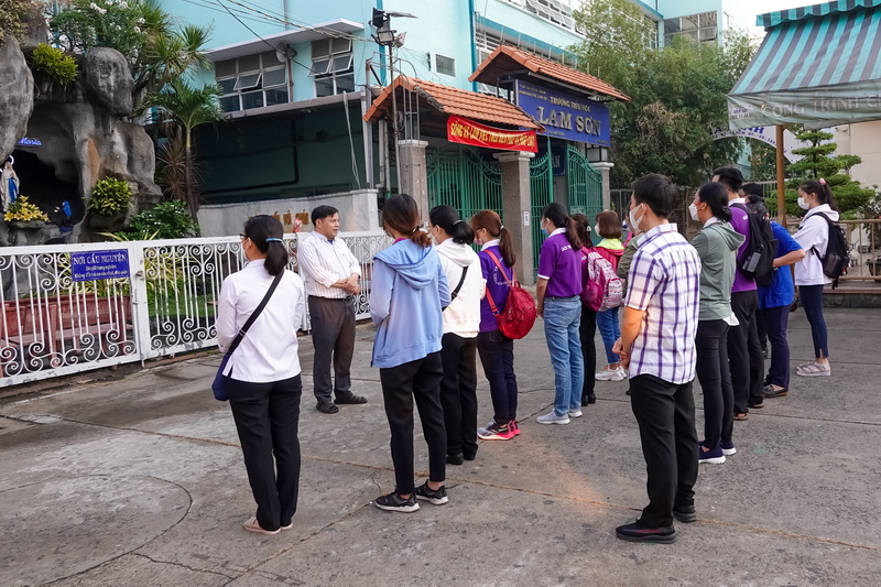 Giới trẻ Giáo Hạt Gia Định thăm các Mái ấm Nhân ái 15-1-2022