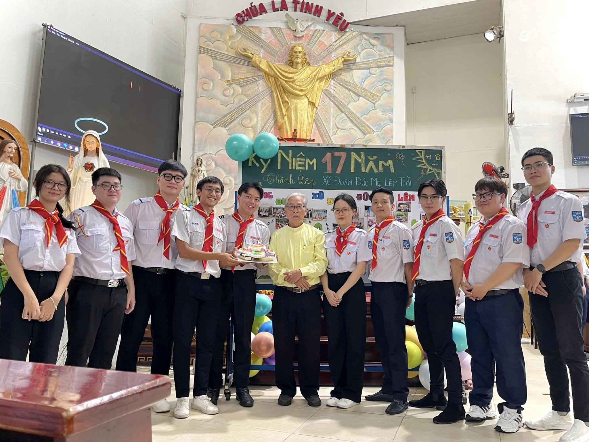 Giáo xứ Công Lý: Lễ Chúa Lên Trời - Mừng 17 năm thành lập xứ Đoàn Thiếu nhi Thánh Thể Đức Mẹ Lên Trời