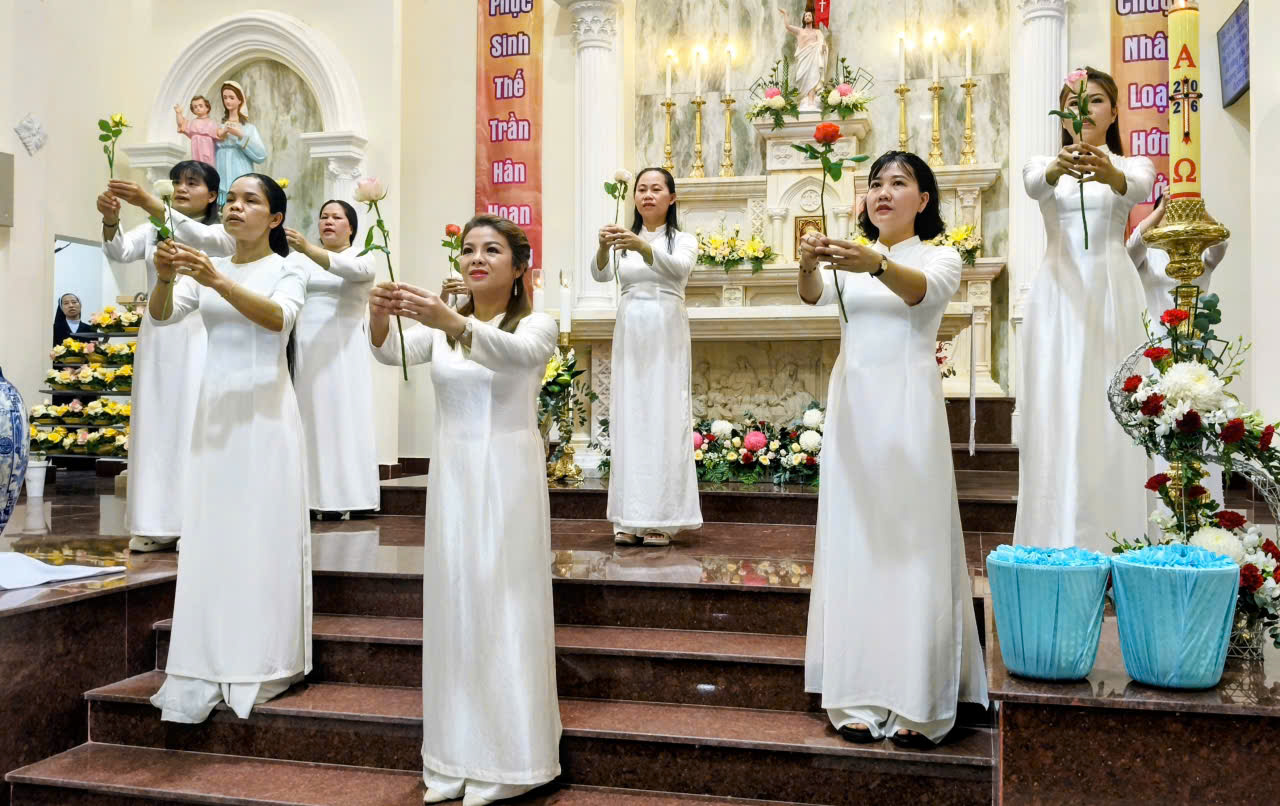 Giáo xứ Môi Khôi mừng lễ Chúa Thăng Thiên