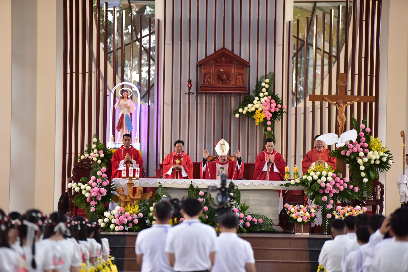 Ngày đầy tràn Hồng Ân tại giáo xứ Thánh Phaolô