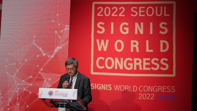 Paolo Ruffini: Chỉ kết nối mạng thôi thì chưa đủ là truyền thông