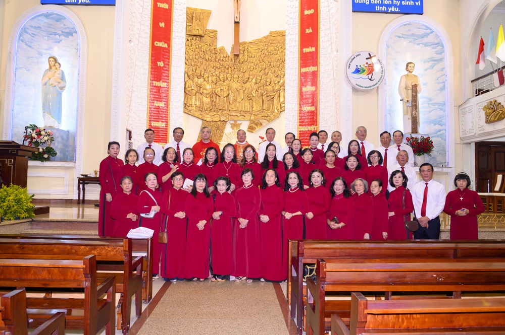 Thánh lễ kính Các Thánh Tử Đạo Việt Nam, mừng bổn mạng giáo xứ Vườn Xoài