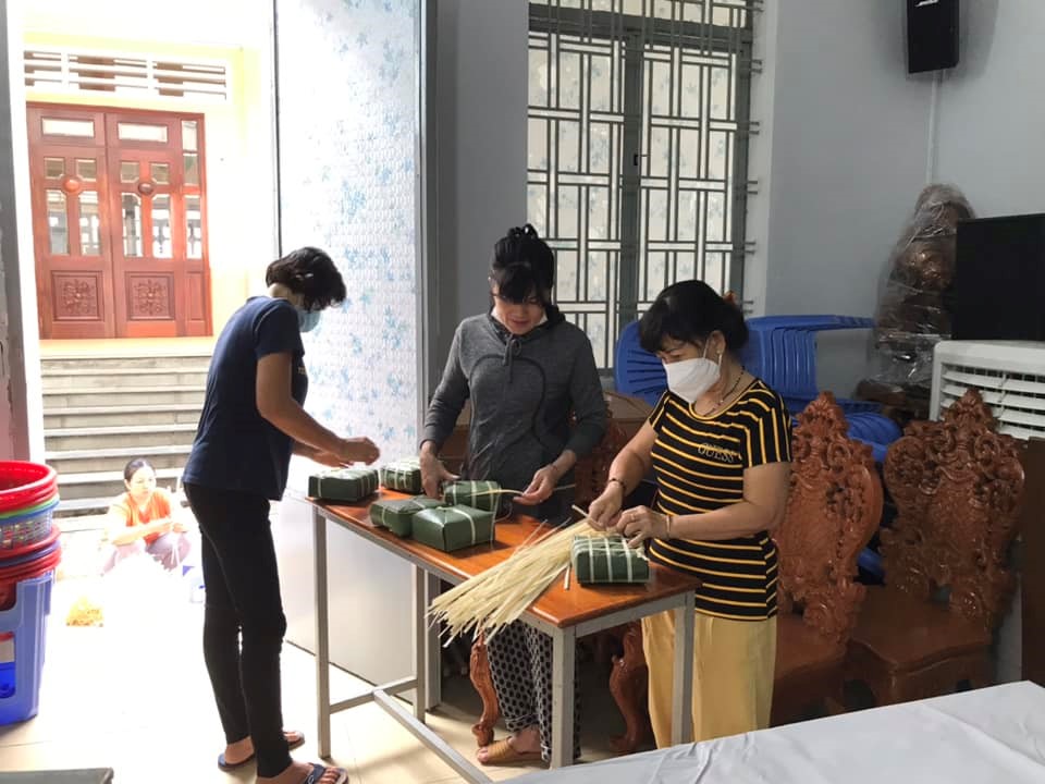 Giáo xứ Đức Mẹ Hằng Cứu Giúp: Bánh chưng ngày Tết