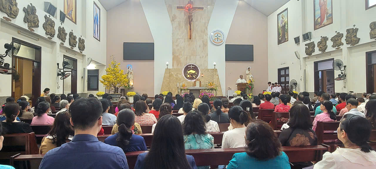 Giáo xứ Phú Hòa: Thánh lễ kính nhớ Tổ Tiên - Con đường dẫn đến phúc lành