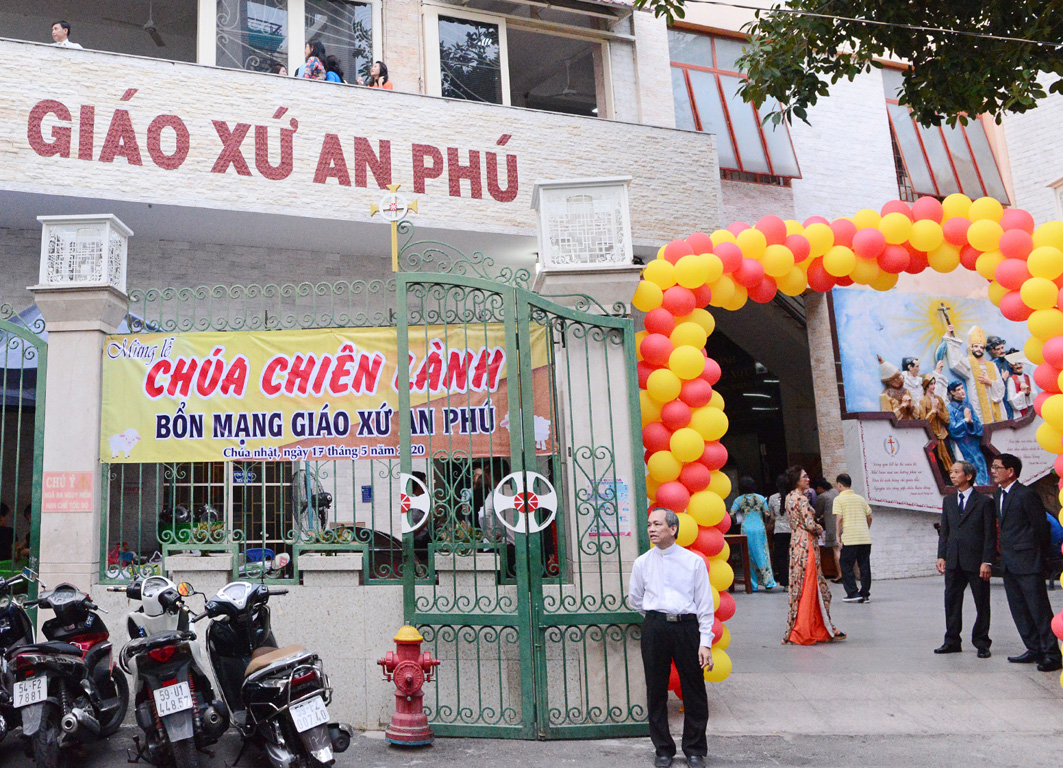 Giáo xứ An Phú: Thánh lễ mừng bổn mạng giáo xứ và làm phép ảnh Mục tử nhân lành
