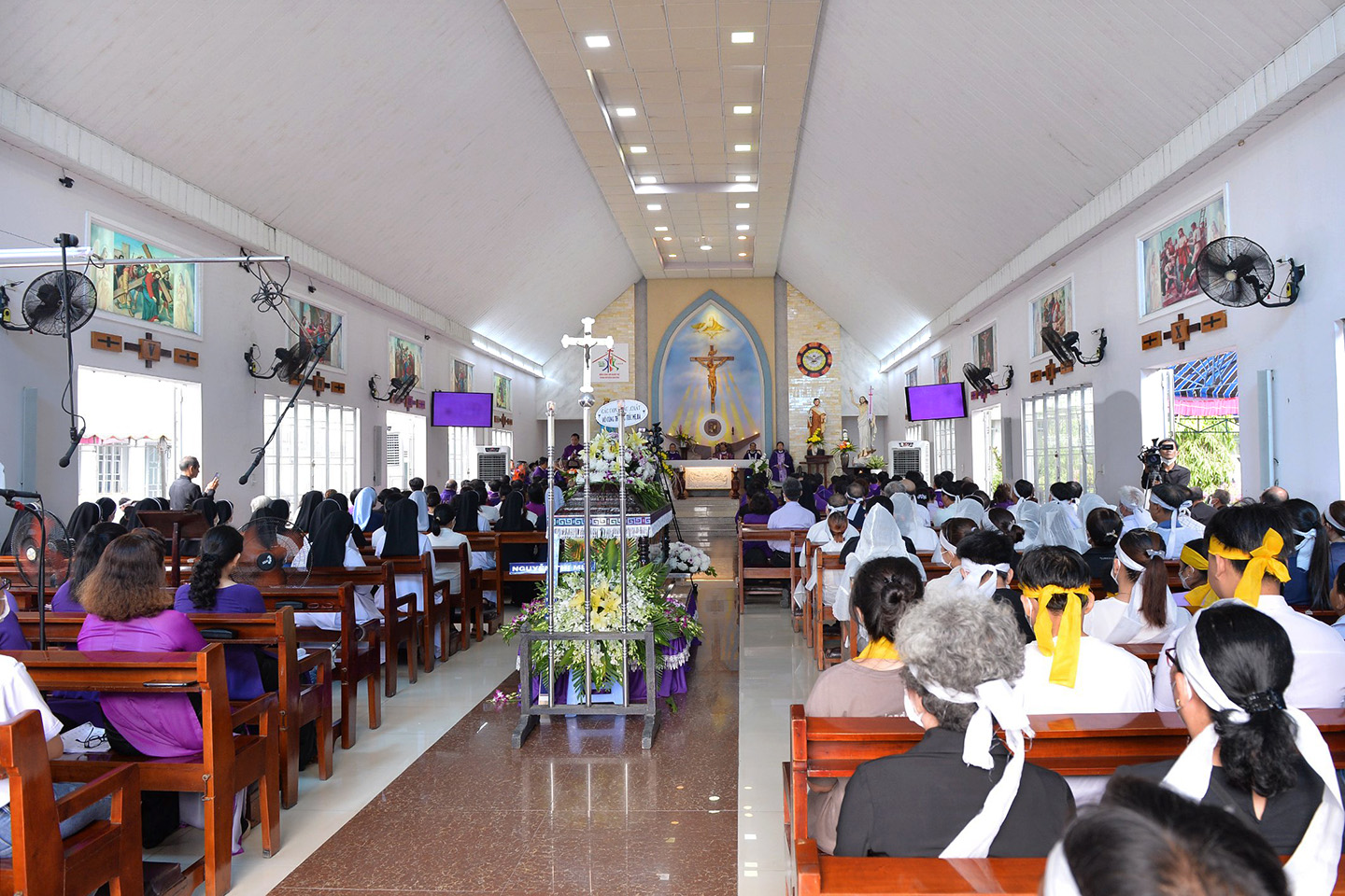 Thánh lễ An Táng Bà cố Catarina - Thân mẫu lm Giuse Bùi Văn Quyền ngày 17-5-2022