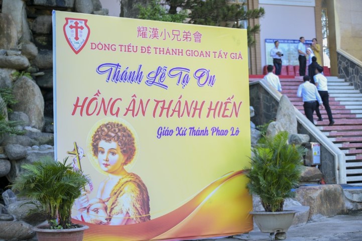 Dòng Tiểu Đệ Thánh Gioan Tẩy Giả với Hồng Ân Thánh hiến