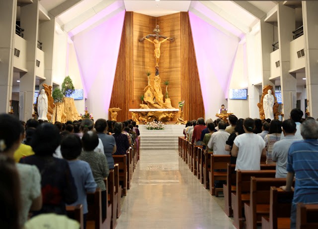 Giáo xứ Tân Đức: Tĩnh Tâm và Giải Tội Mùa Vọng 2025