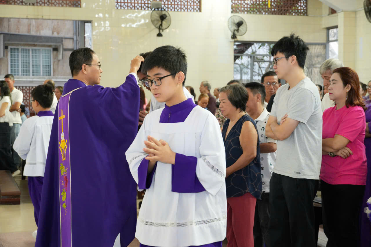 Thánh lễ Tro tại Giáo xứ Vĩnh Hội